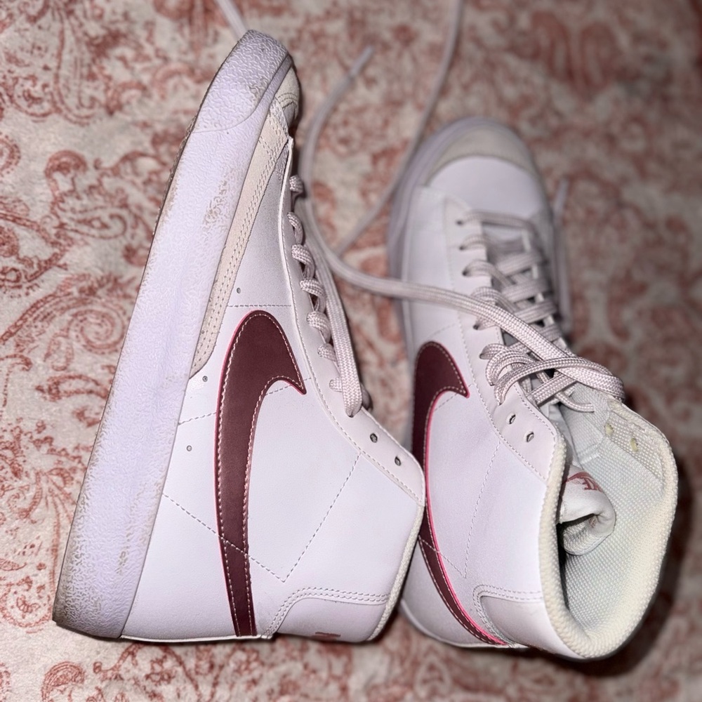 Nike White Textured Sneakers